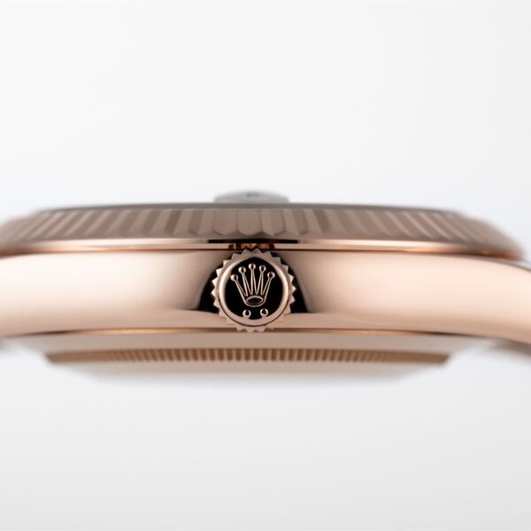 Day-Date II Rose Gold Diamond Scale 41mm - Image 6